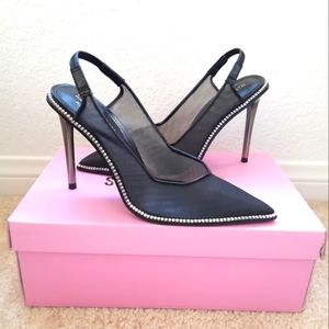 Winnie Harlow by Steve Madden